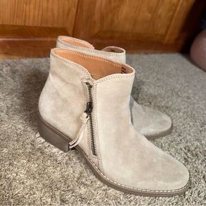Women's Tan Ankle Boots